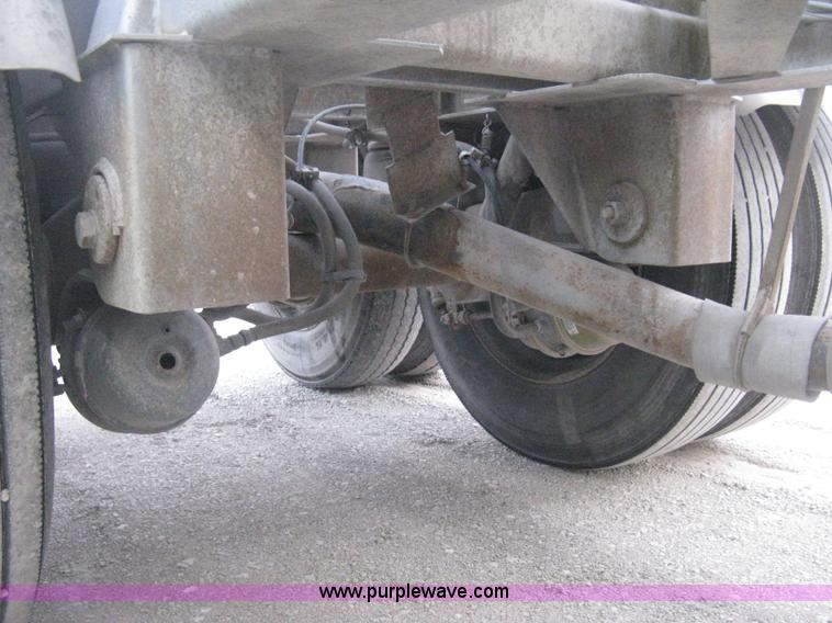 image for item E3308 1996 Heil tandem axle bulk transport trailer