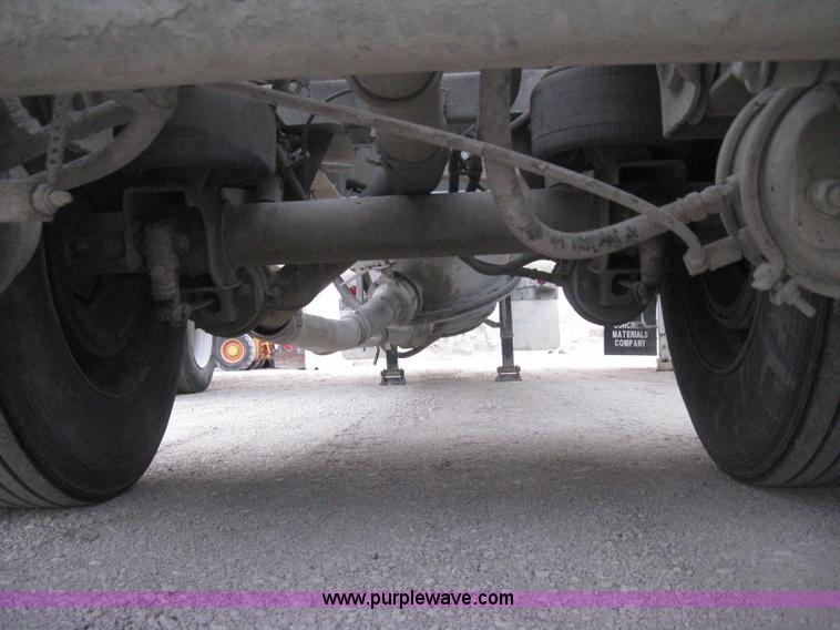 image for item E3308 1996 Heil tandem axle bulk transport trailer