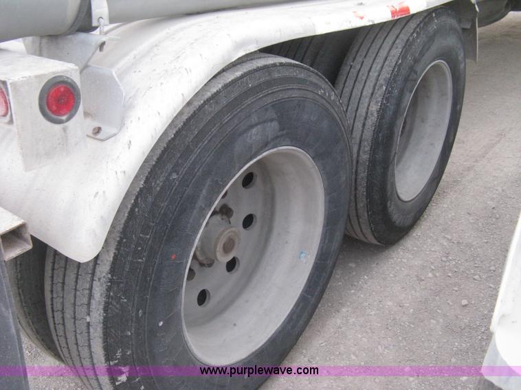 image for item E3308 1996 Heil tandem axle bulk transport trailer