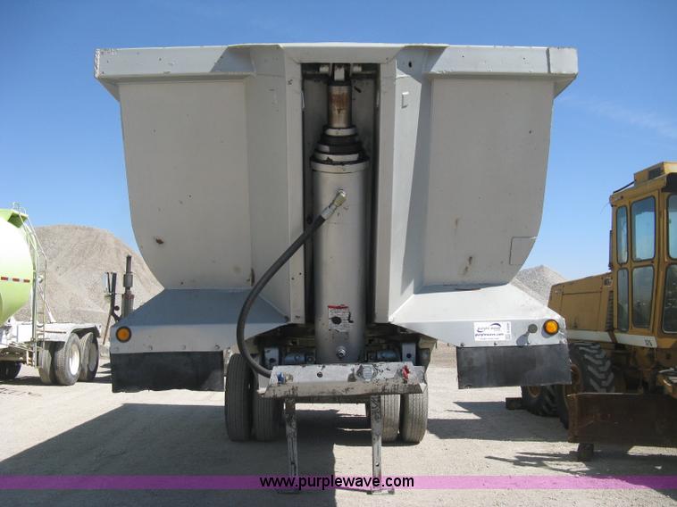 image for item E3309 1994 Hilbuilt end dump tandem axle trailer
