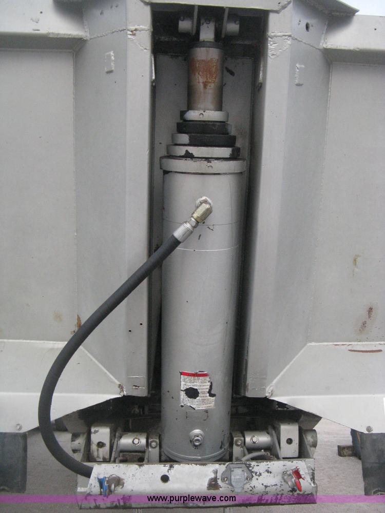 image for item E3309 1994 Hilbuilt end dump tandem axle trailer