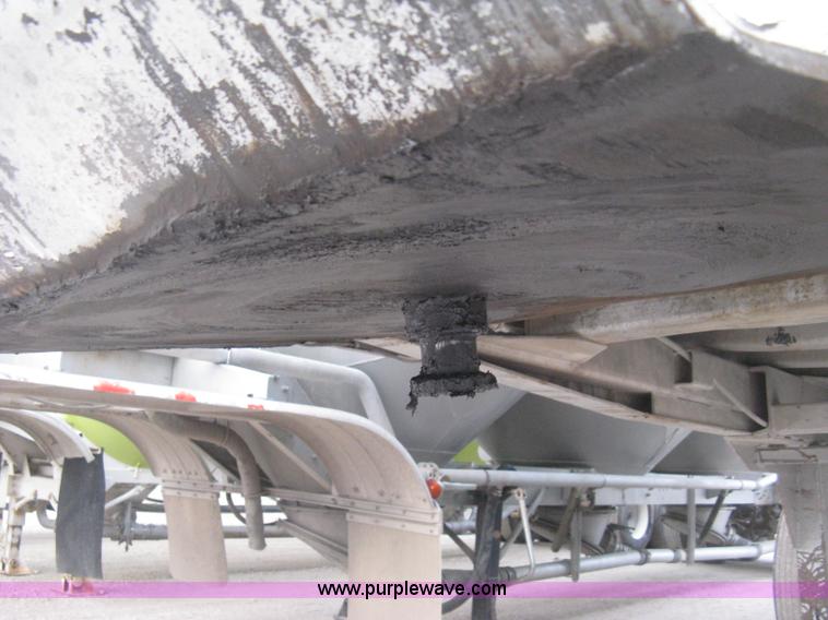 image for item E3309 1994 Hilbuilt end dump tandem axle trailer