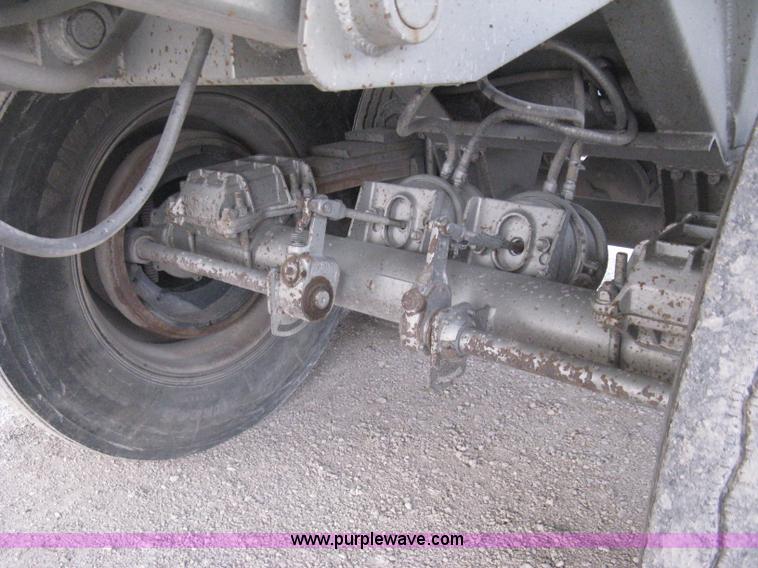 image for item E3309 1994 Hilbuilt end dump tandem axle trailer