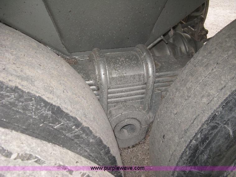 image for item E3309 1994 Hilbuilt end dump tandem axle trailer