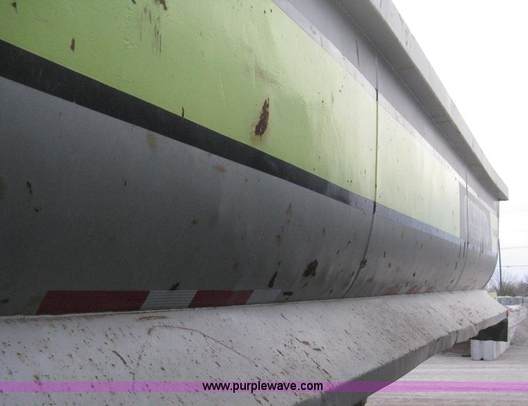 image for item E3309 1994 Hilbuilt end dump tandem axle trailer