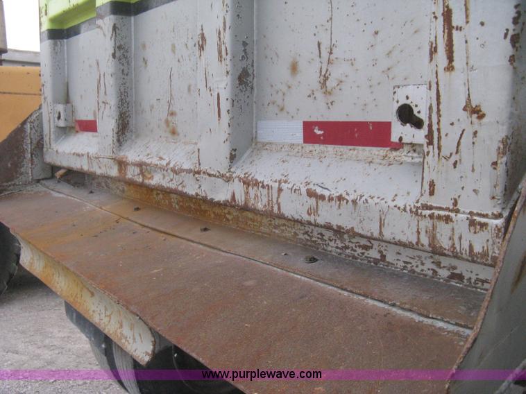 image for item E3309 1994 Hilbuilt end dump tandem axle trailer