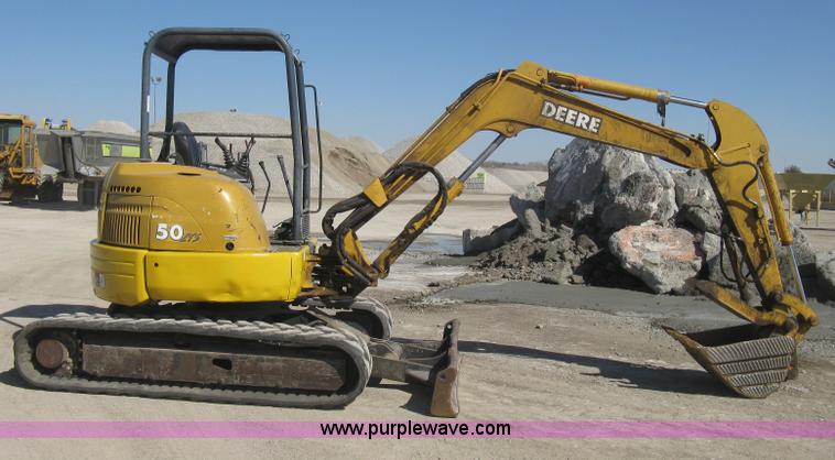 image for item E3315 2000 John Deere 50 ZTS mini excavator