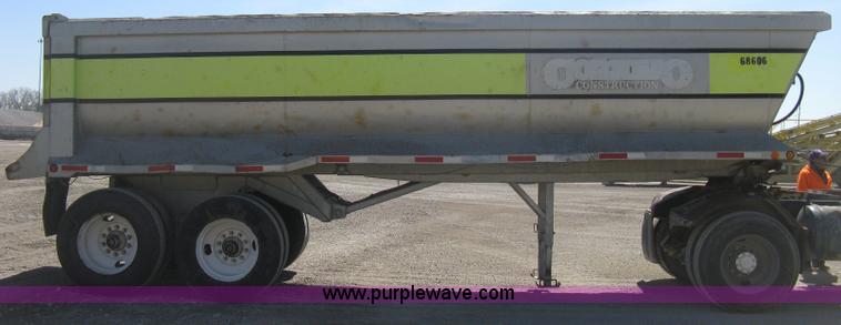 image for item E3319 1993 Hilbuilt end dump tandem axle trailer