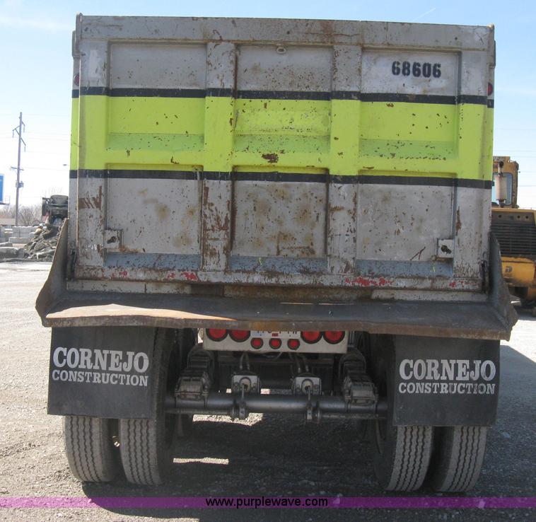 image for item E3319 1993 Hilbuilt end dump tandem axle trailer