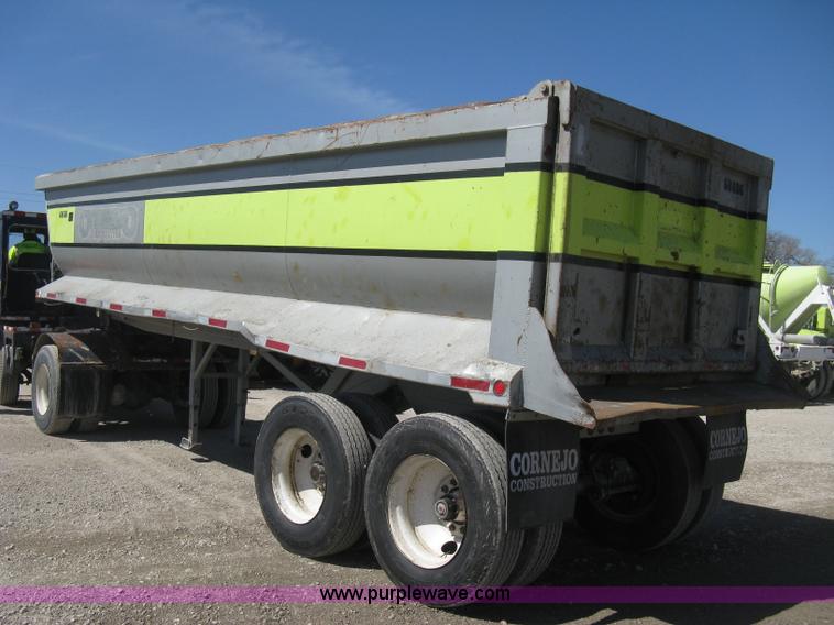 image for item E3319 1993 Hilbuilt end dump tandem axle trailer