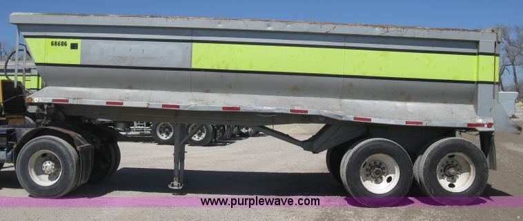 image for item E3319 1993 Hilbuilt end dump tandem axle trailer