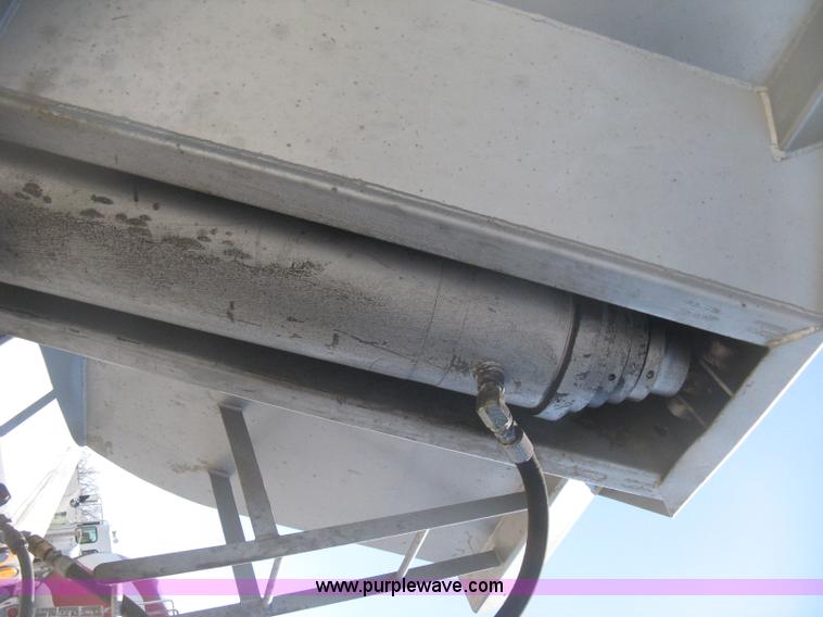 image for item E3319 1993 Hilbuilt end dump tandem axle trailer