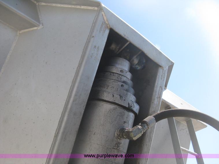 image for item E3319 1993 Hilbuilt end dump tandem axle trailer