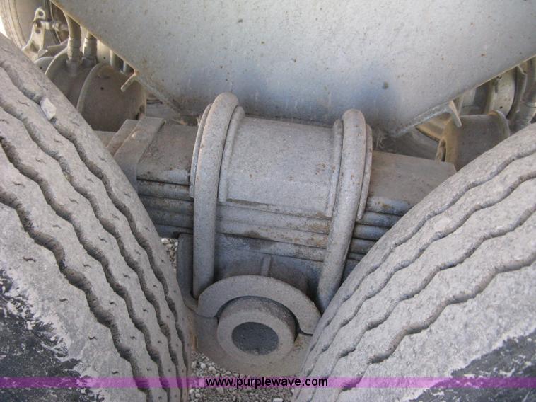 image for item E3319 1993 Hilbuilt end dump tandem axle trailer