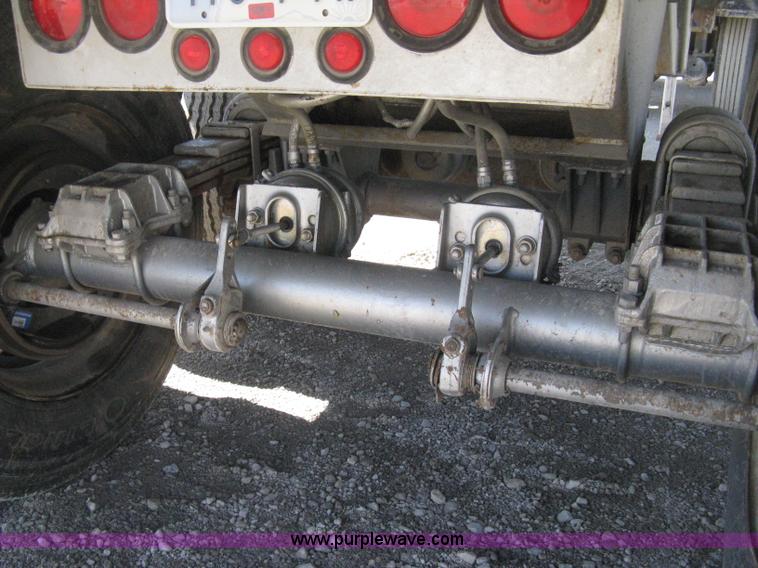 image for item E3319 1993 Hilbuilt end dump tandem axle trailer