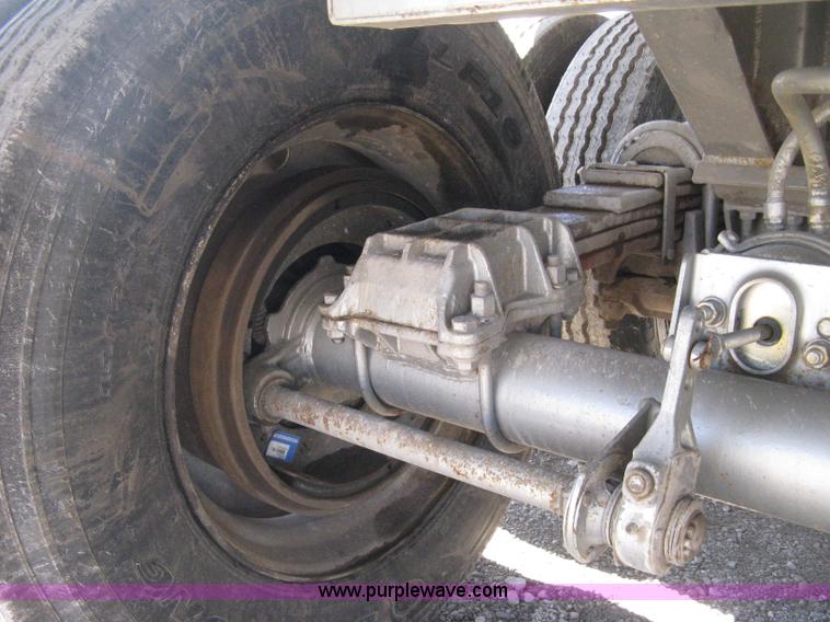 image for item E3319 1993 Hilbuilt end dump tandem axle trailer