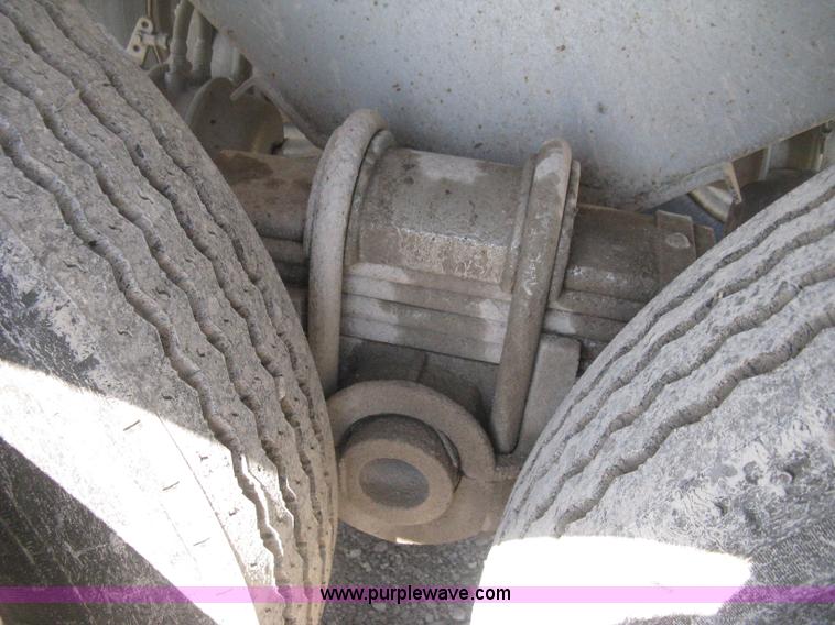 image for item E3319 1993 Hilbuilt end dump tandem axle trailer