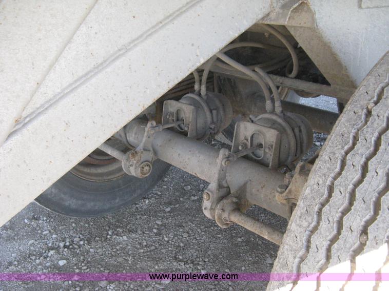 image for item E3319 1993 Hilbuilt end dump tandem axle trailer