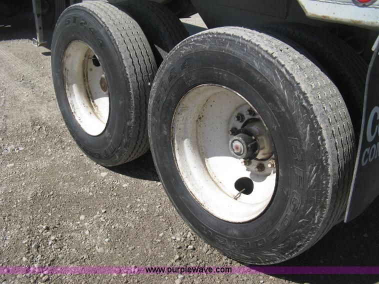 image for item E3319 1993 Hilbuilt end dump tandem axle trailer