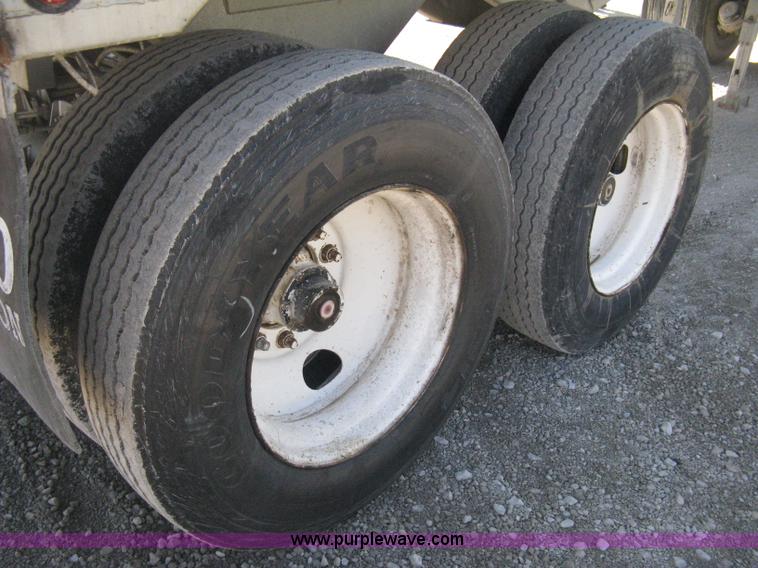 image for item E3319 1993 Hilbuilt end dump tandem axle trailer