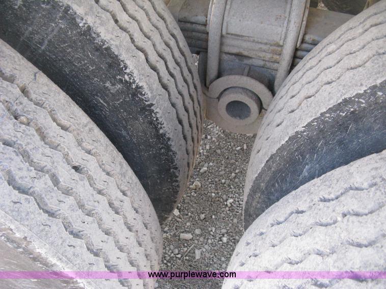 image for item E3319 1993 Hilbuilt end dump tandem axle trailer