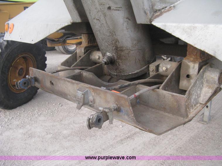 image for item E3319 1993 Hilbuilt end dump tandem axle trailer