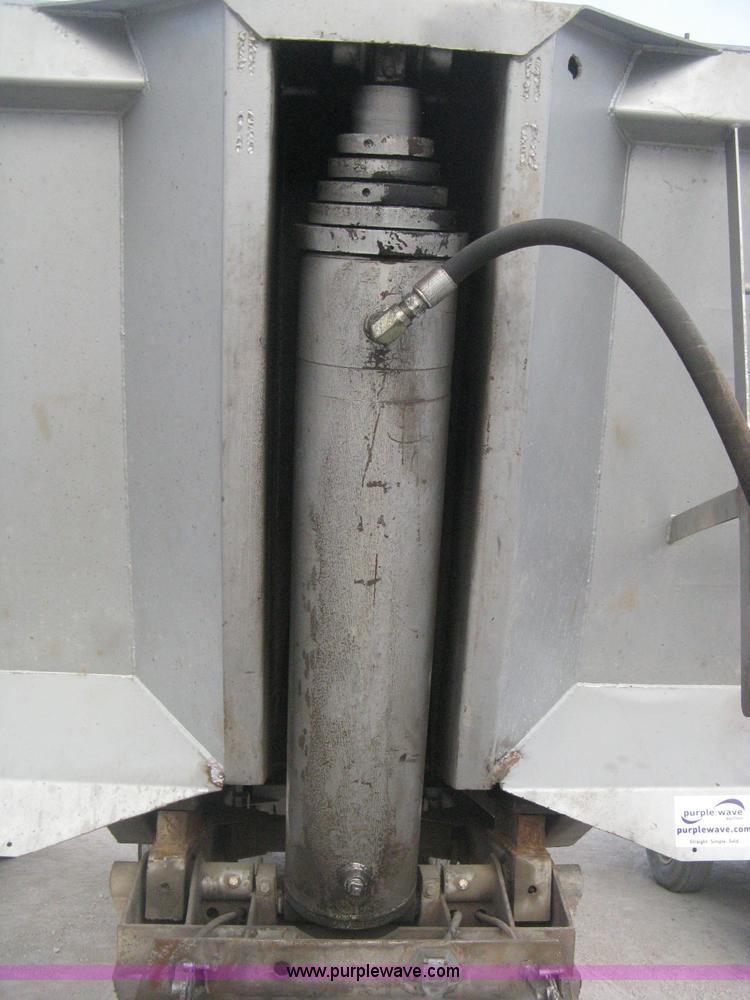 image for item E3319 1993 Hilbuilt end dump tandem axle trailer