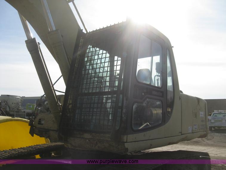 image for item E3321 1995 Komatsu PC220LC excavator