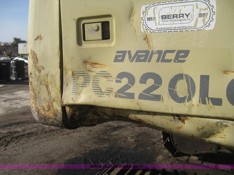 image for item E3321 1995 Komatsu PC220LC excavator