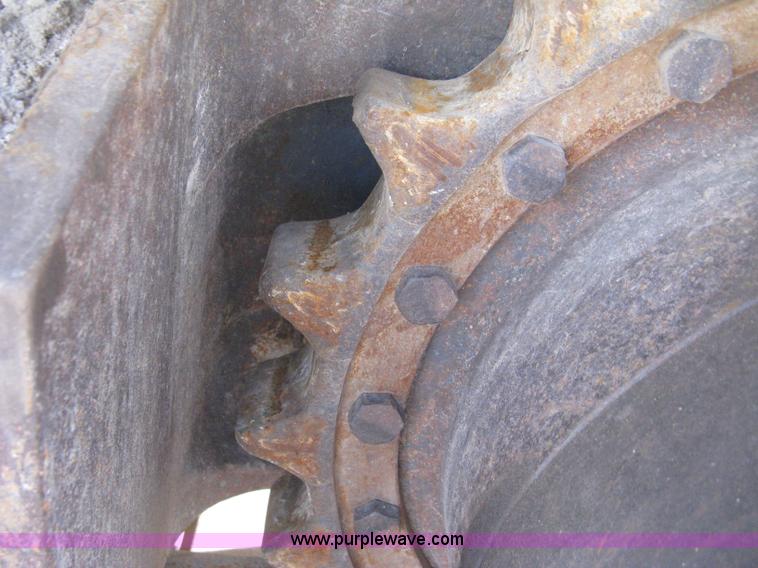 image for item E3321 1995 Komatsu PC220LC excavator