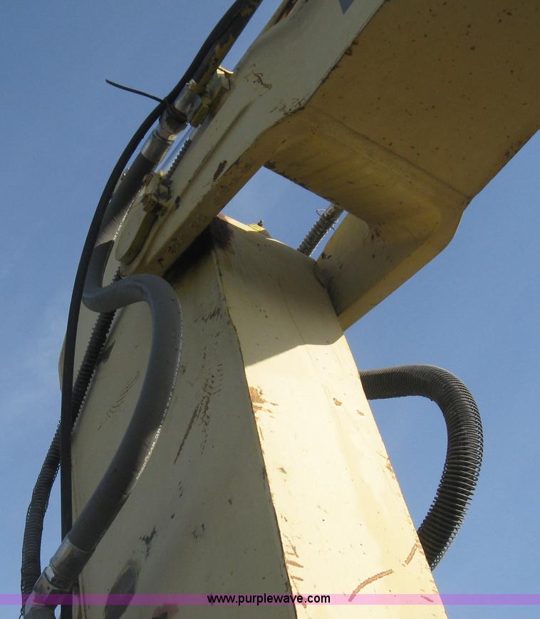 image for item E3321 1995 Komatsu PC220LC excavator