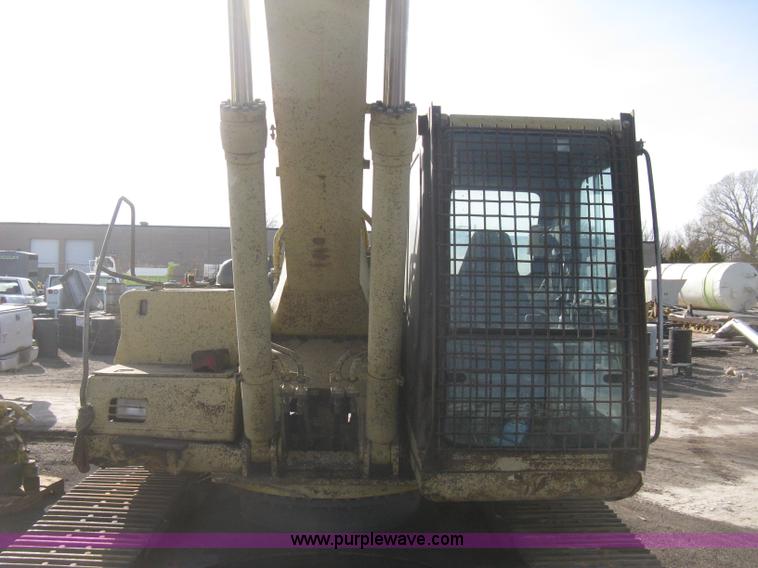 image for item E3321 1995 Komatsu PC220LC excavator