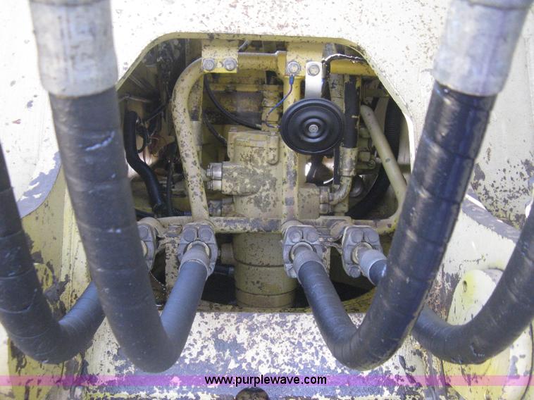 image for item E3321 1995 Komatsu PC220LC excavator