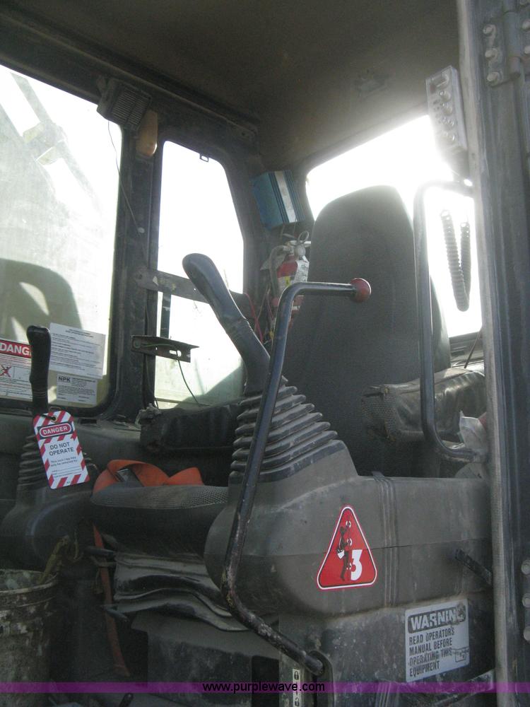 image for item E3321 1995 Komatsu PC220LC excavator