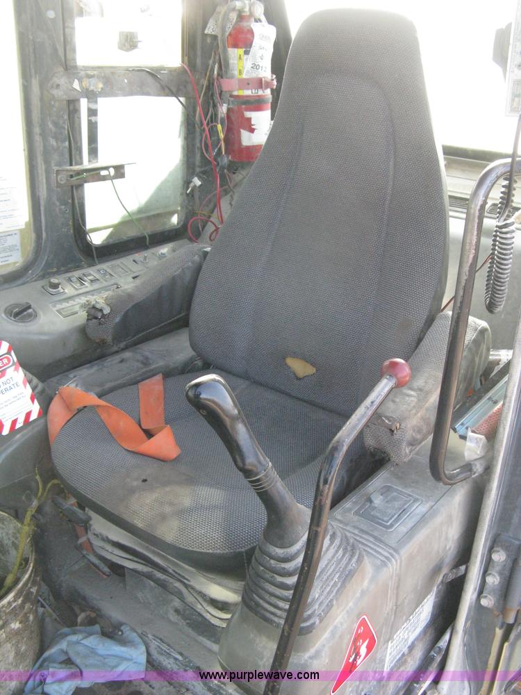 image for item E3321 1995 Komatsu PC220LC excavator