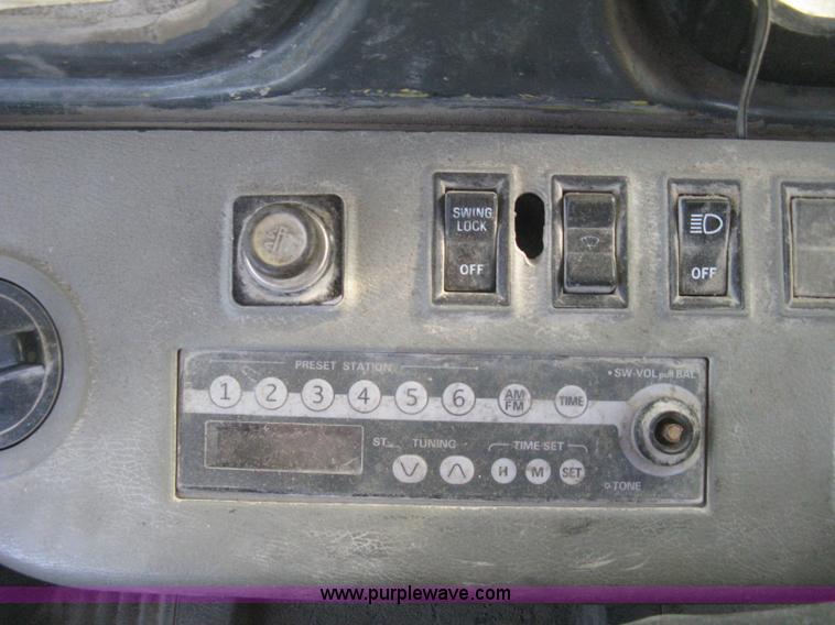 image for item E3321 1995 Komatsu PC220LC excavator