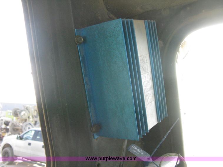 image for item E3321 1995 Komatsu PC220LC excavator