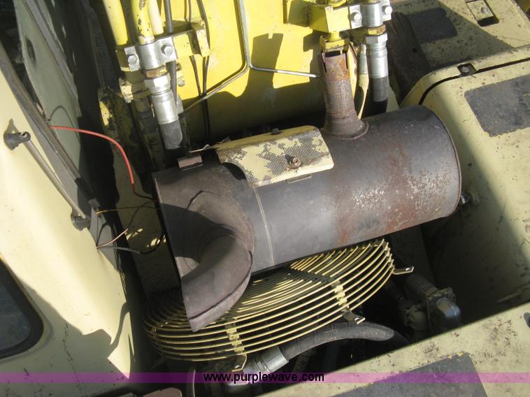 image for item E3321 1995 Komatsu PC220LC excavator