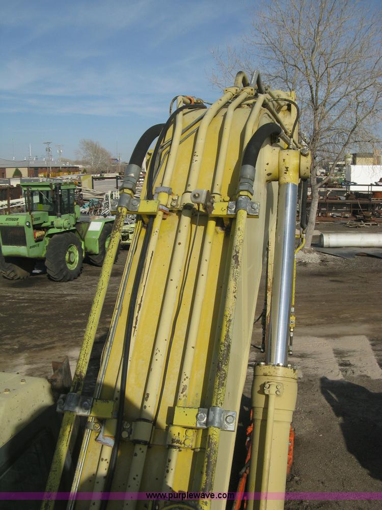 image for item E3321 1995 Komatsu PC220LC excavator