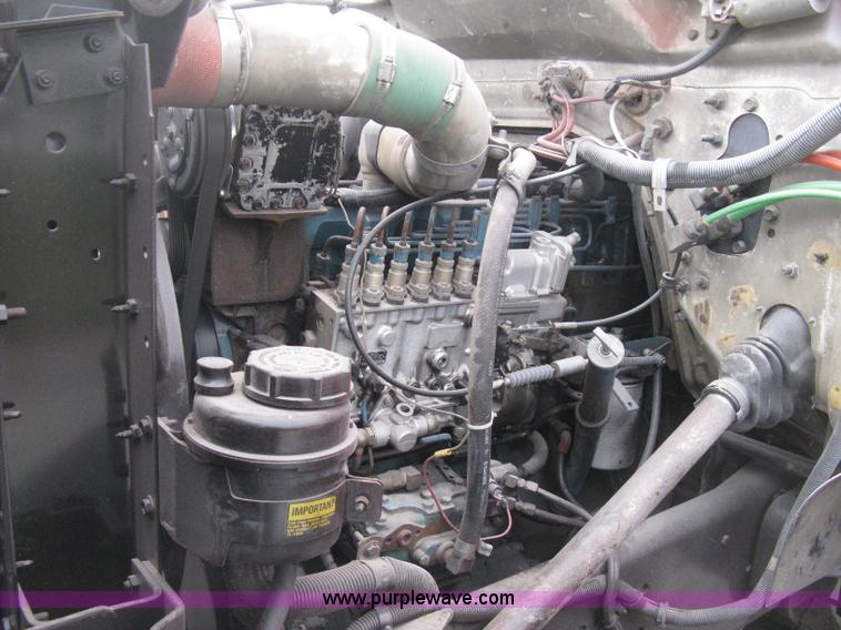 image for item E3373 1995 International 4900 dump truck