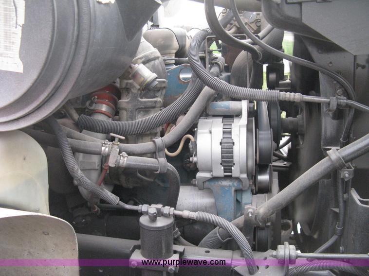 image for item E3373 1995 International 4900 dump truck