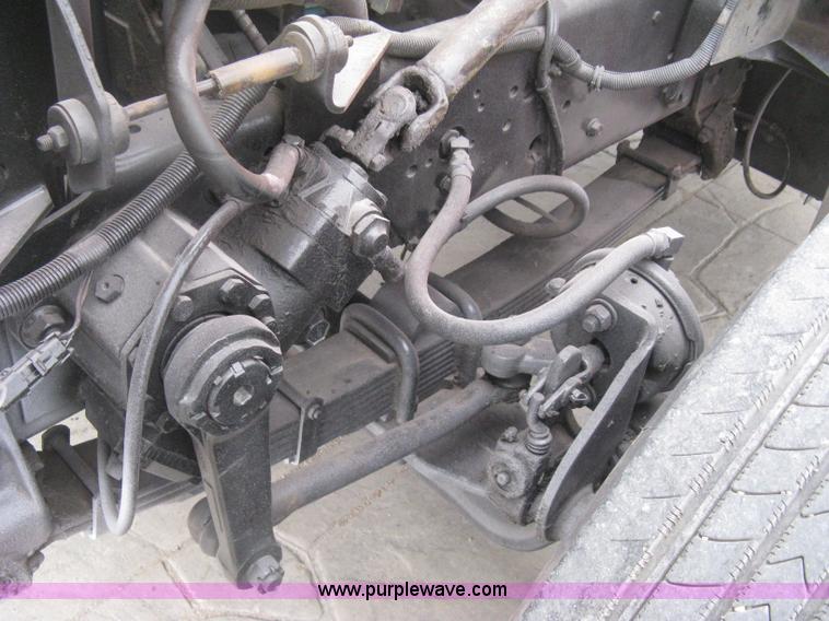 image for item E3373 1995 International 4900 dump truck