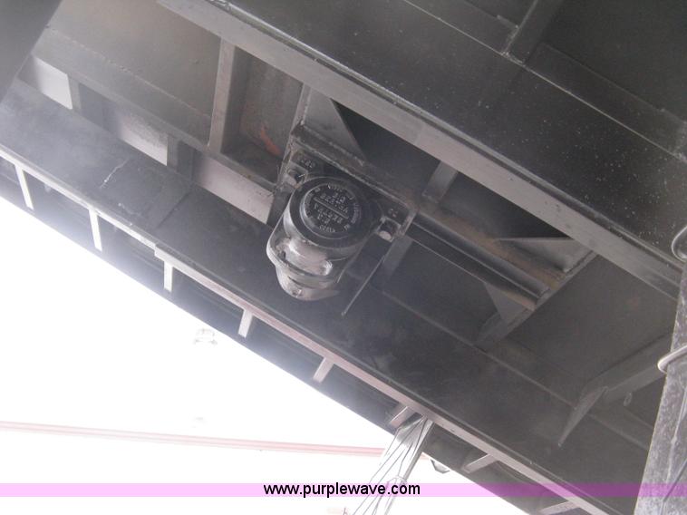 image for item E3373 1995 International 4900 dump truck