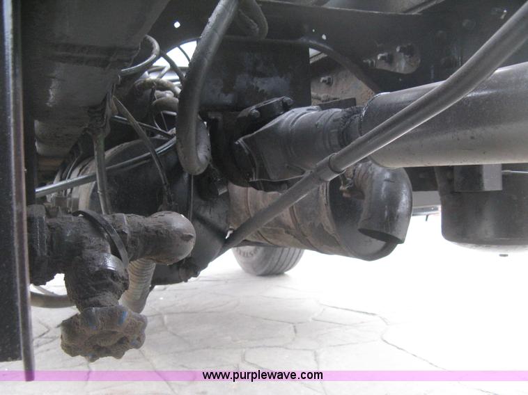 image for item E3373 1995 International 4900 dump truck