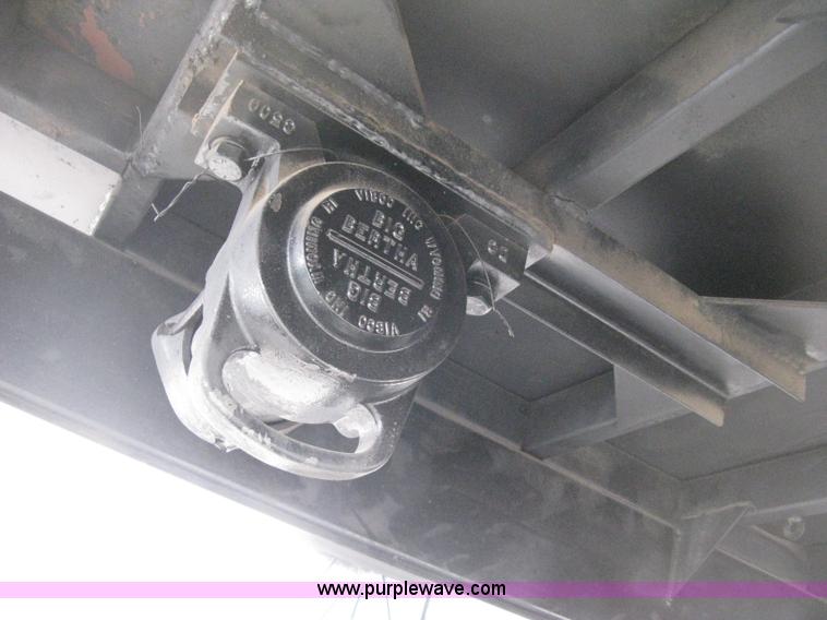 image for item E3373 1995 International 4900 dump truck