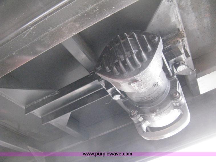 image for item E3373 1995 International 4900 dump truck