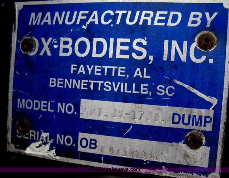 image for item E3373 1995 International 4900 dump truck