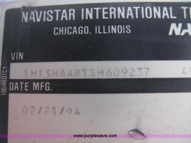 image for item E3373 1995 International 4900 dump truck