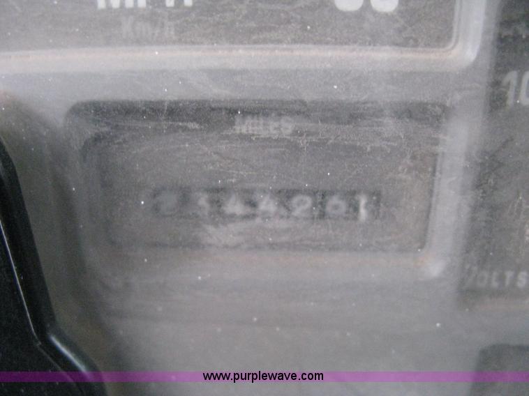 image for item E3373 1995 International 4900 dump truck