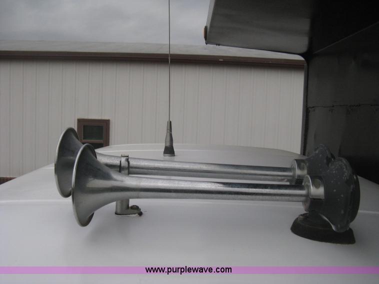 image for item E3373 1995 International 4900 dump truck